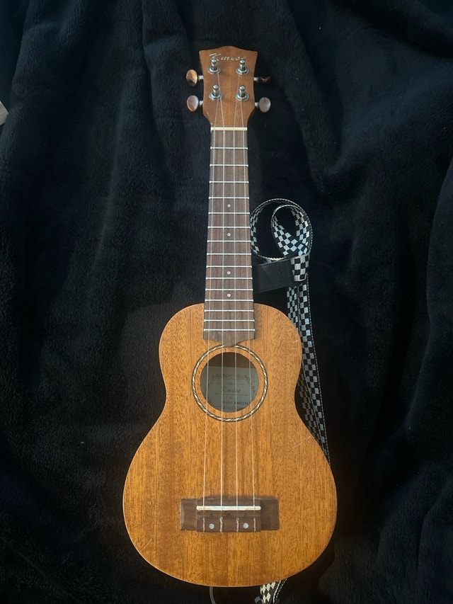 Kmise Soprano Ukulele - Mahogany