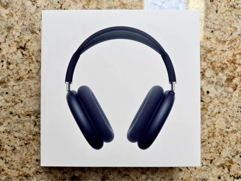 Brand New AirPods Max (USB-C) + AppleCare+