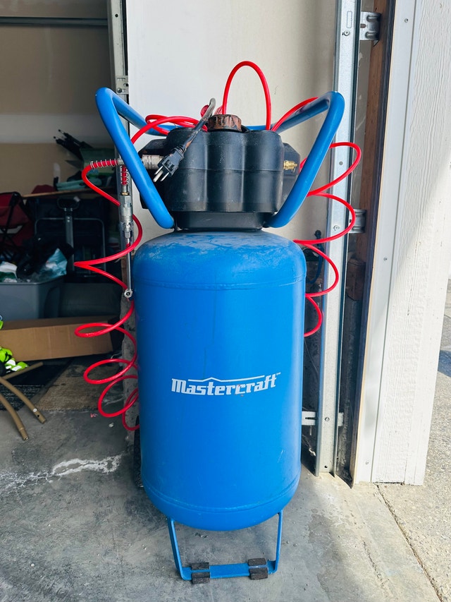 Mastercraft Air Compressor - 15 Gallon