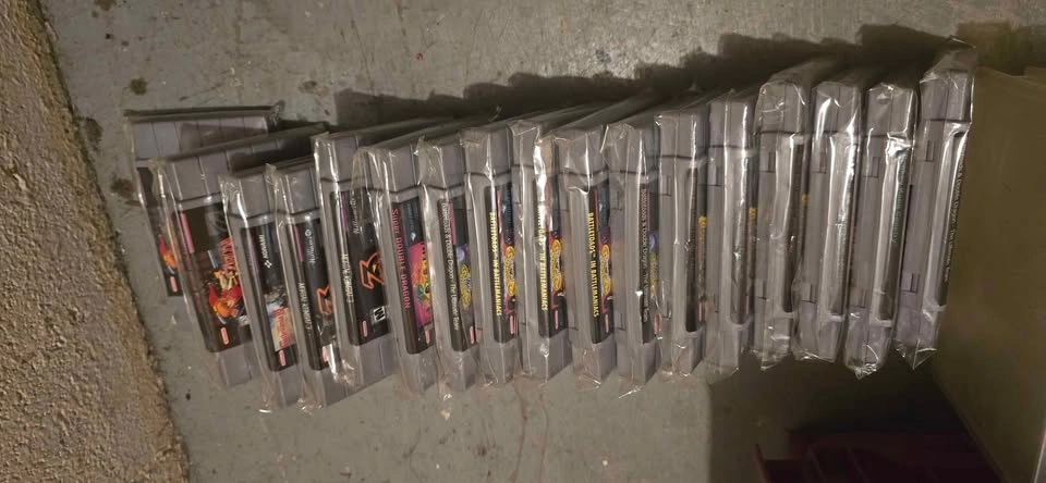 Mixed Vintage Video Games, Accessories, and Universal Game Cases - photo 3