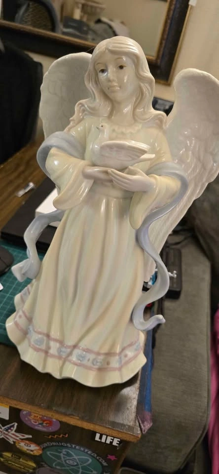 Large Vintage Porcelain Angel - photo 2