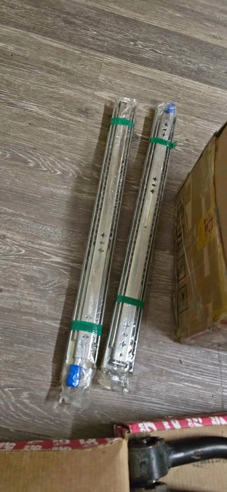 Heavy Duty Drawer Slides w/ Lock - 185 lb - Half Drawers