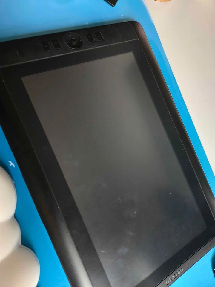Wacom Cintiq 13HD Drawing Tablet - photo 2