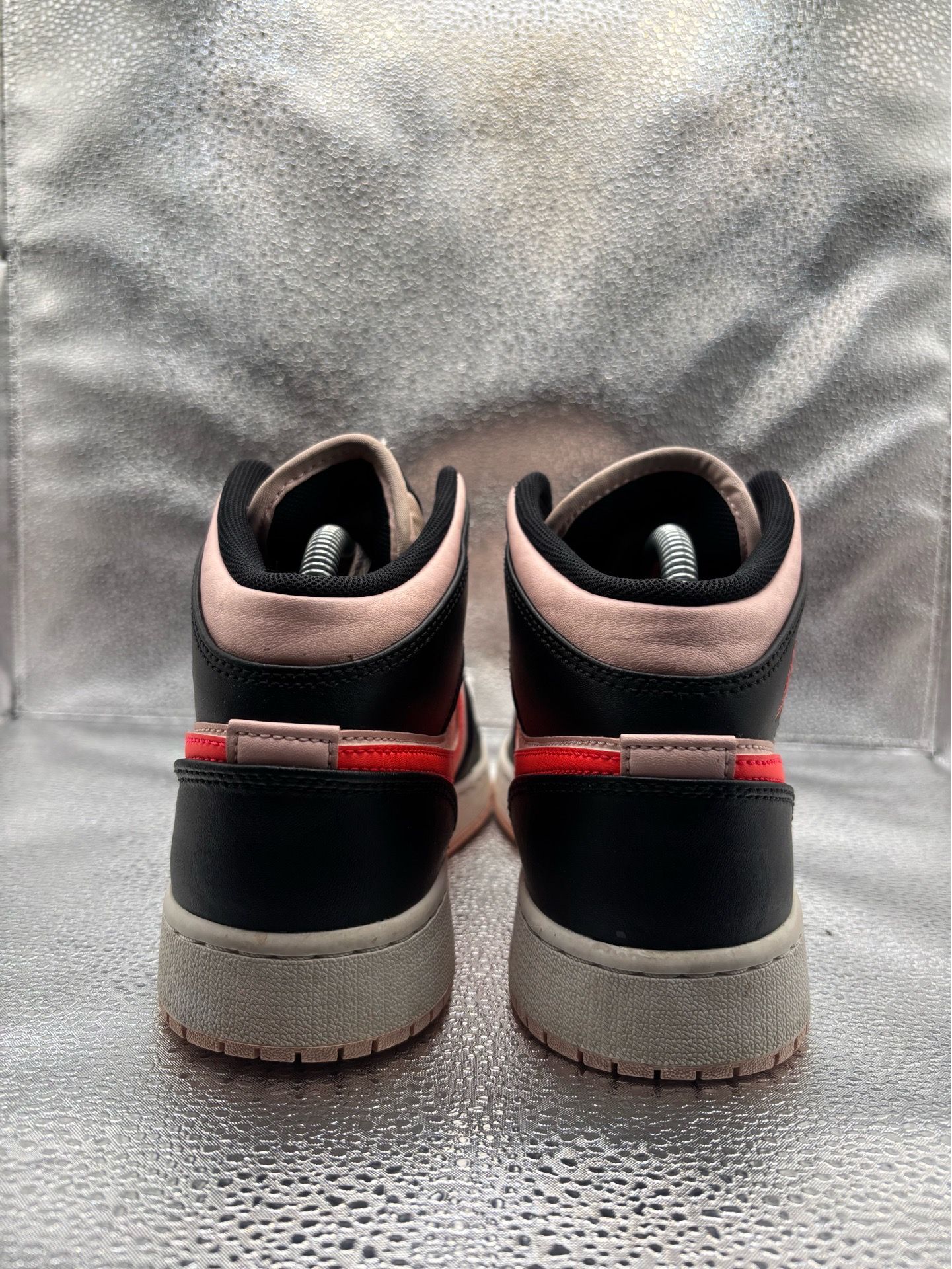 Air Jordan 1 mid atmosphere GS - photo 4