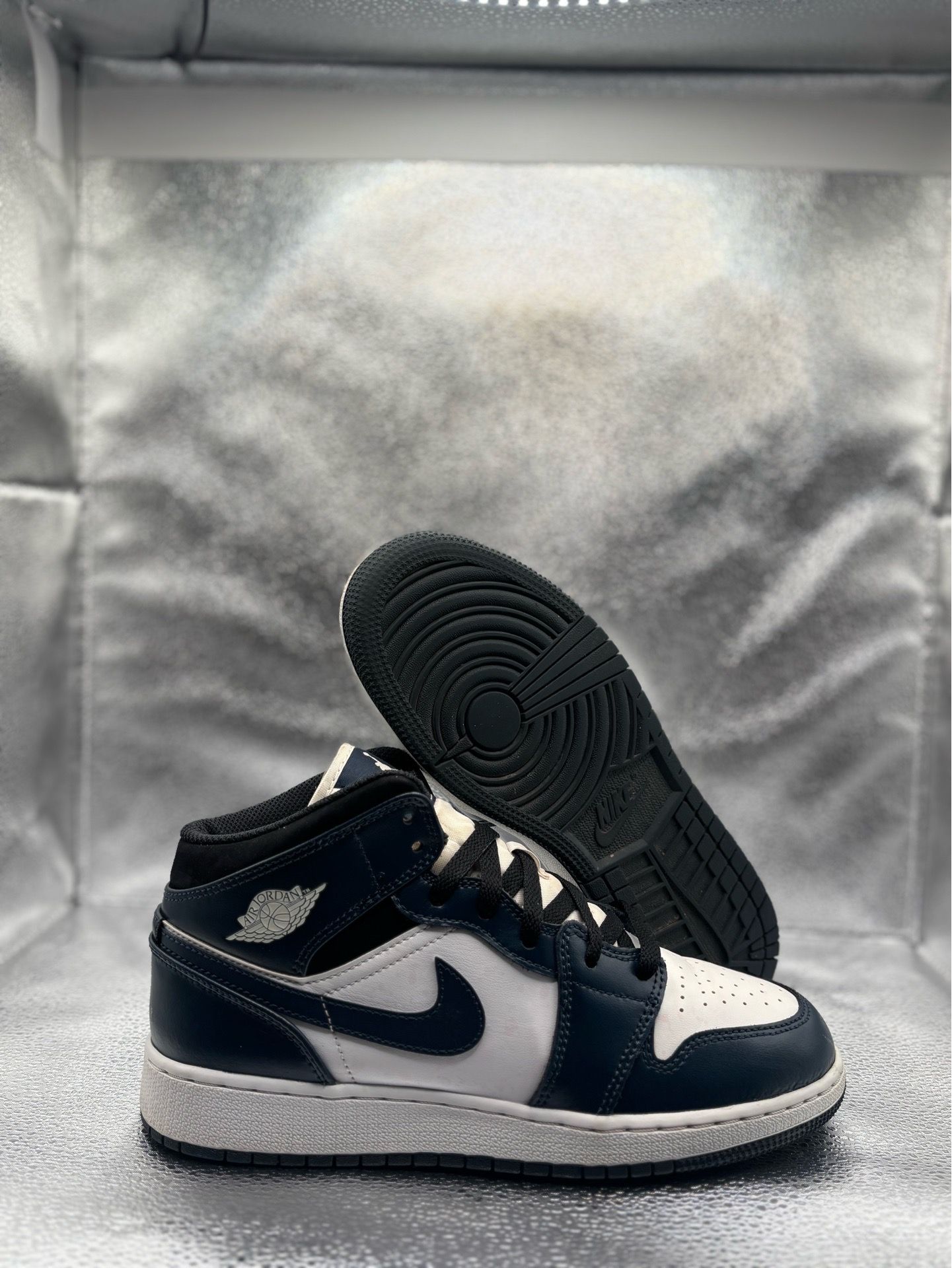 Air Jordan 1 Mid Amor Navy GS