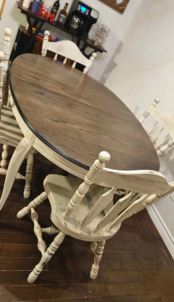 Dining Table plus 4 chairs. (Real wood) - photo 2