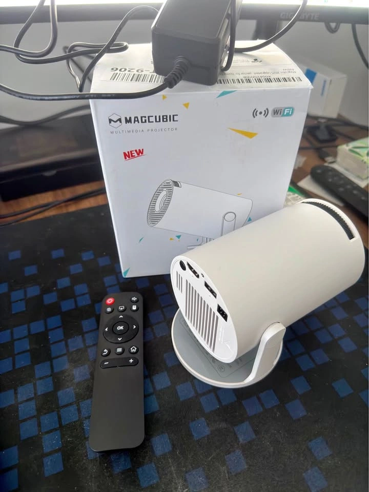 MAGCUBIC HY300Pro Wi-Fi Multimedia Projector