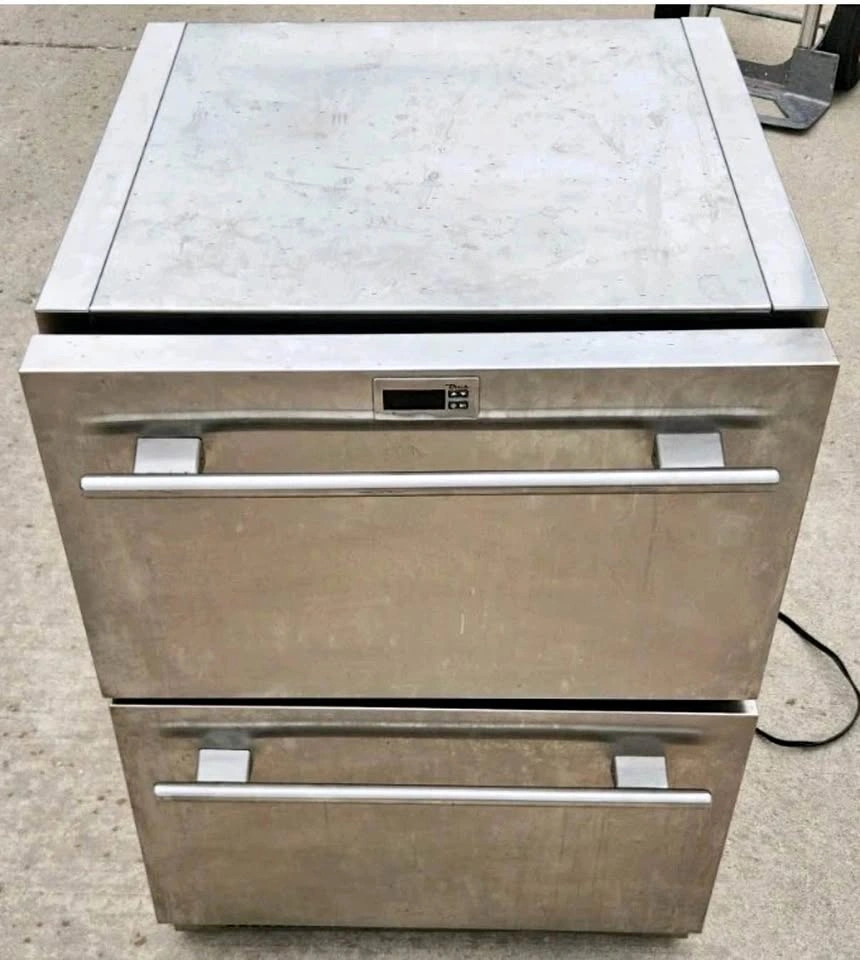 True Residential TUR-24D Refrigerator - Undercounter
