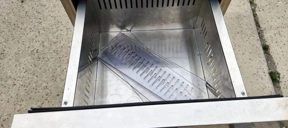 True Residential TUR-24D Refrigerator - Undercounter - photo 3