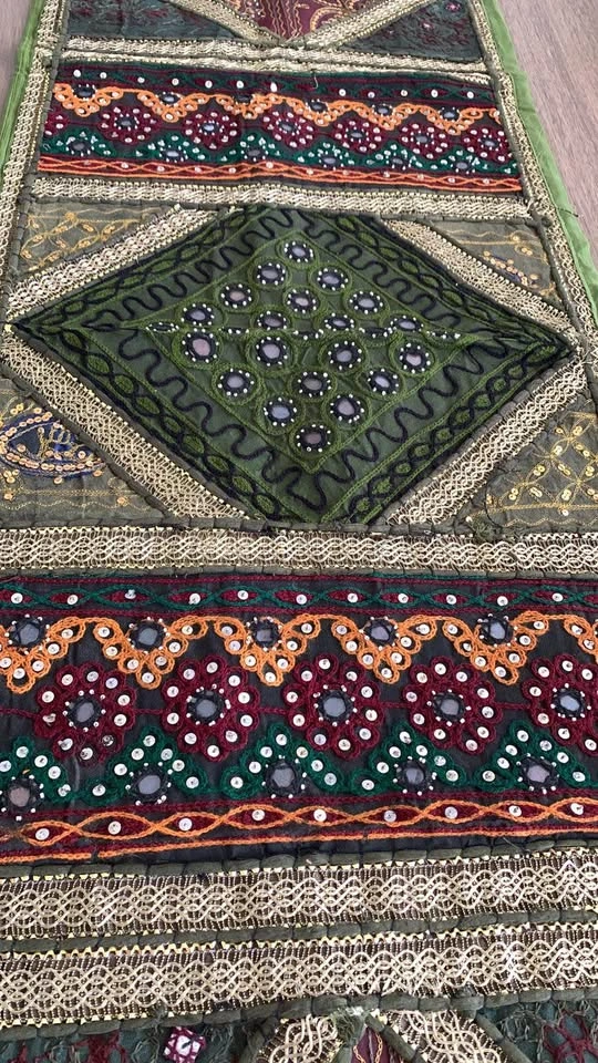 Beautiful handmade-style Indian embroidered textile - photo 3