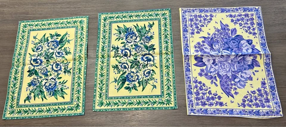 3 Vintage Floral Decorative Wall Pieces/Place Settings