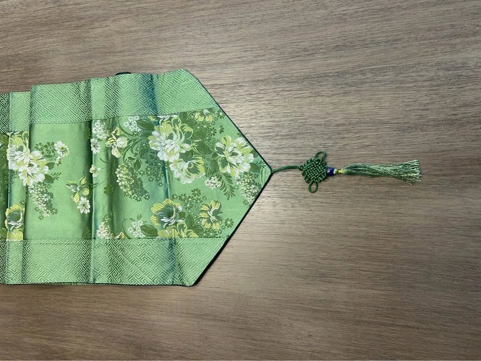 Elegant Vintage Silk Brocade Table Runner w/ Tassel - photo 2