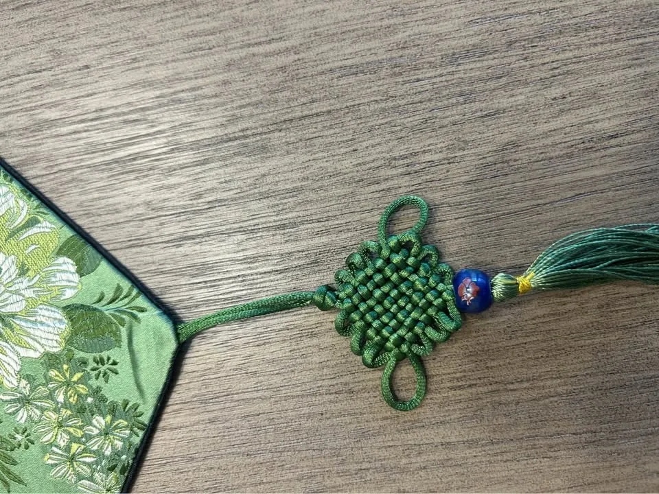 Elegant Vintage Silk Brocade Table Runner w/ Tassel - photo 3