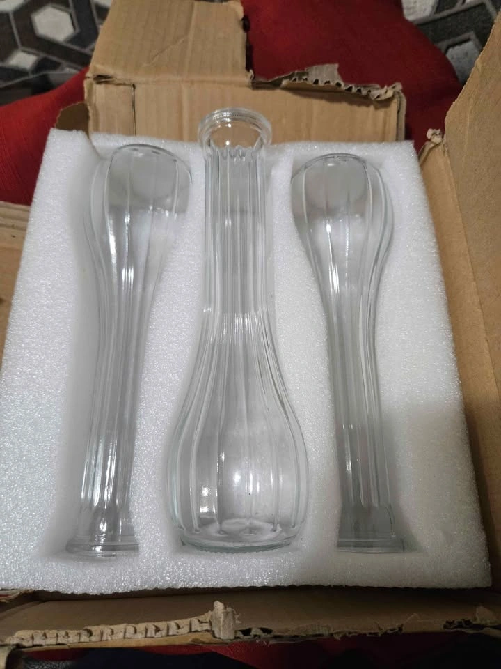 Moving Sale: Glass Vases BNIB - photo 2