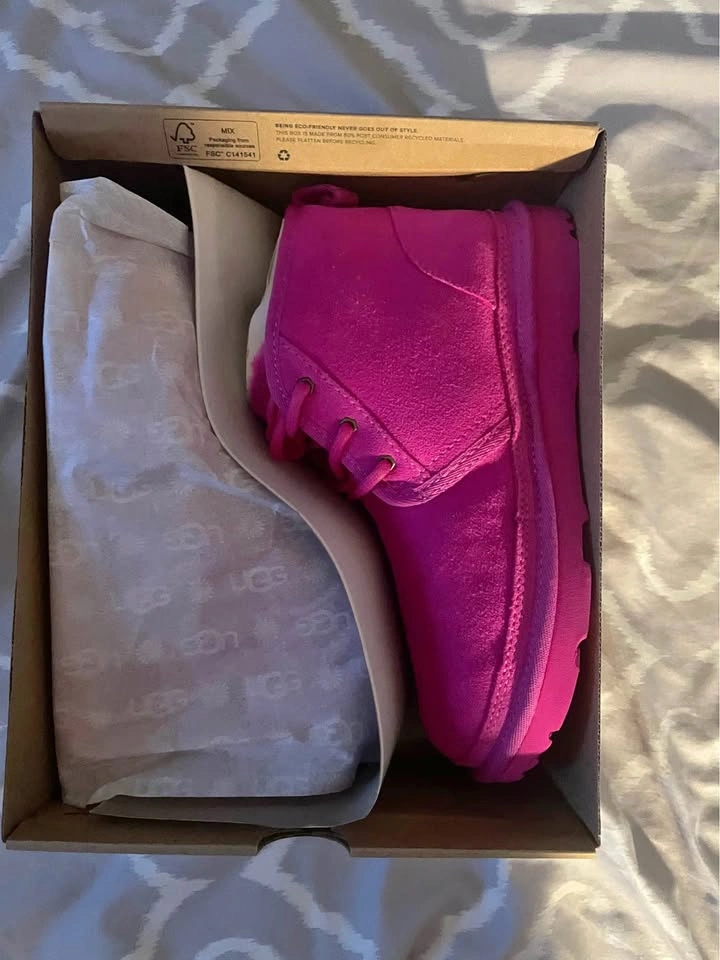 Womens UGGs Hot pink (size 4)