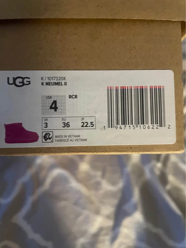 Womens UGGs Hot pink (size 4) - photo 2