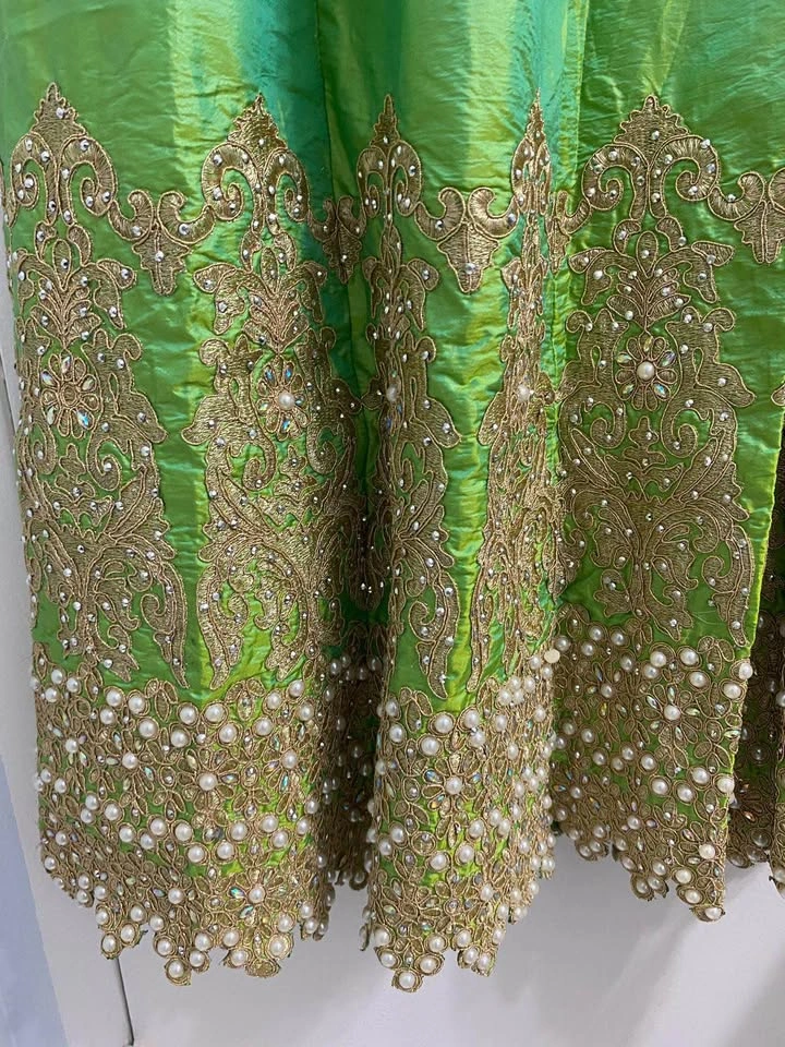 Indian Lehenga Set – Green & Gold with Pink Dupatta – Size M/L – - photo 3