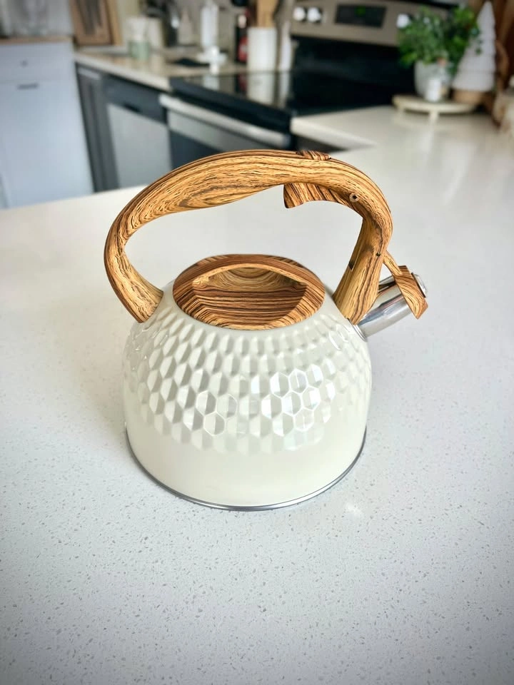 New Stovetop Whistling Kettle – Beige – 2.5 L - photo 3