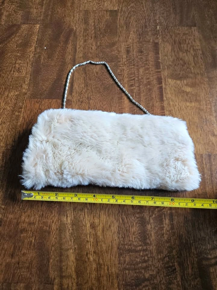 Soft Cream Faux Fur Mini Bag – Y2K / Coquette Style - photo 4