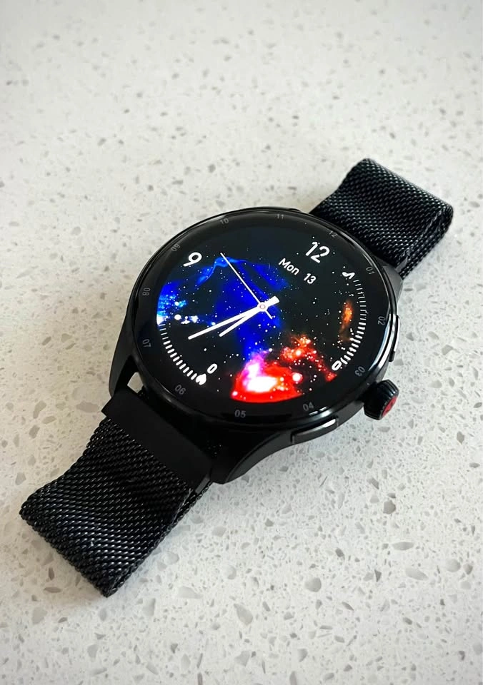 KUMI GW5 Pro Smartwatch, Brand New in Box + Steel Band
