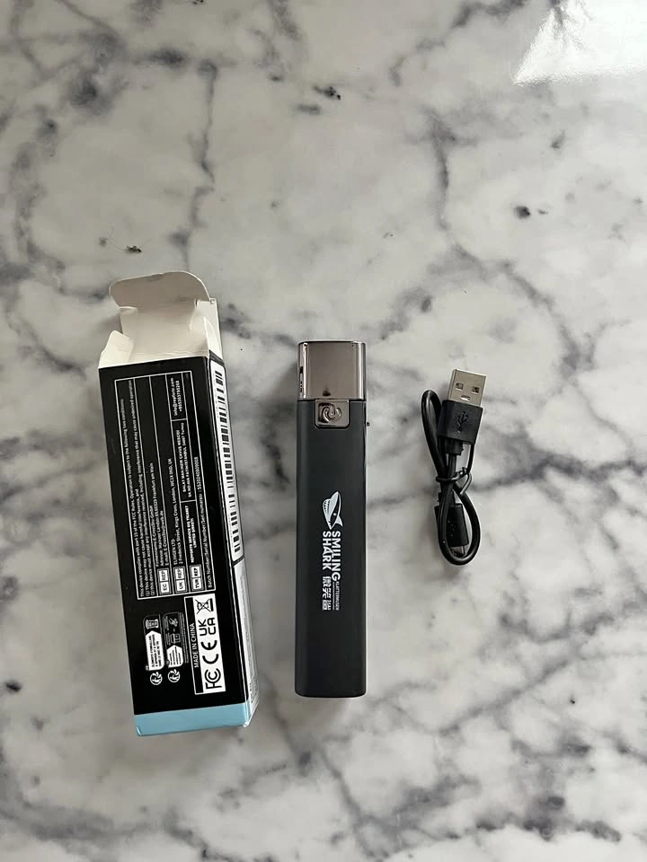 Smiling Shark Rechargeable Flashlight – 300 Lumens