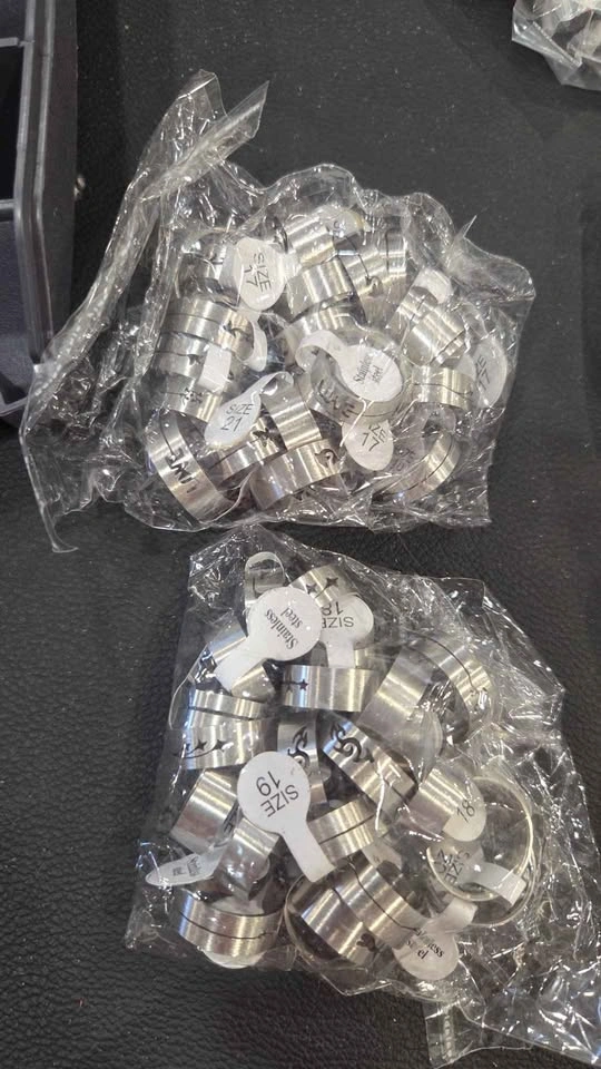 CLEARANCE Bulk Stainless Steel Jewelry Rings 500-600+ pcs – Sort - photo 3