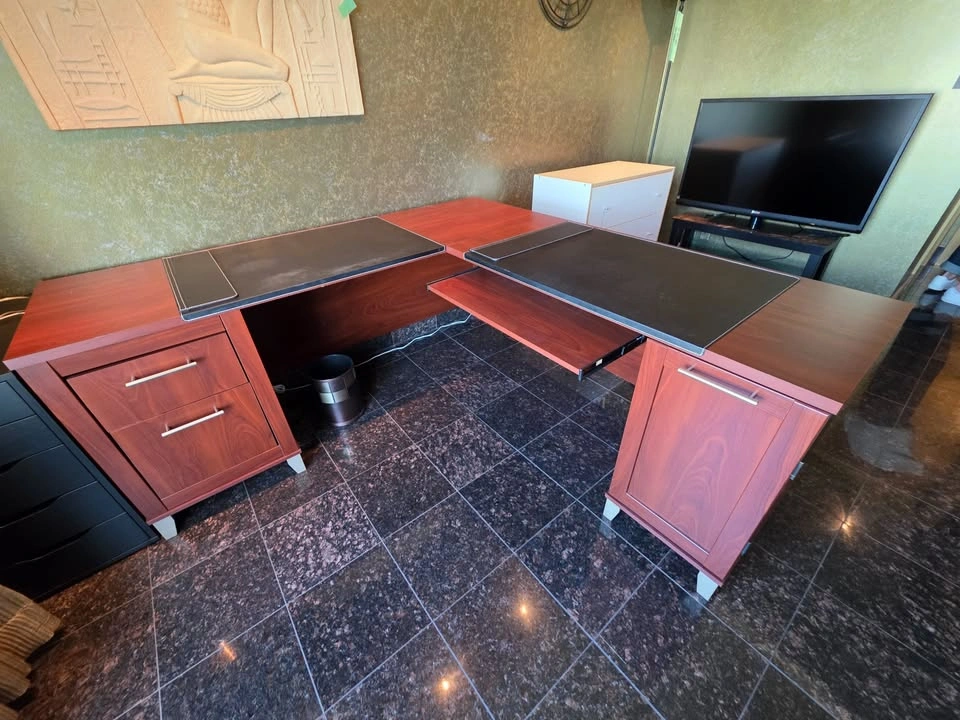 L-Shaped Executive Desk (Cherry Wood) + Storage - photo 2