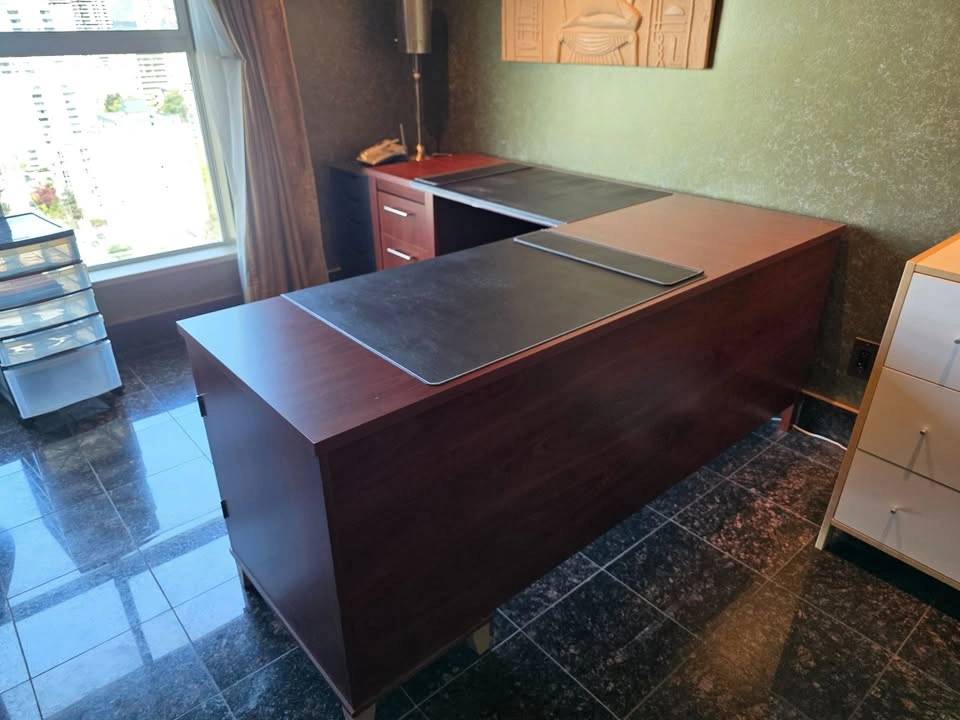 L-Shaped Executive Desk (Cherry Wood) + Storage - photo 3