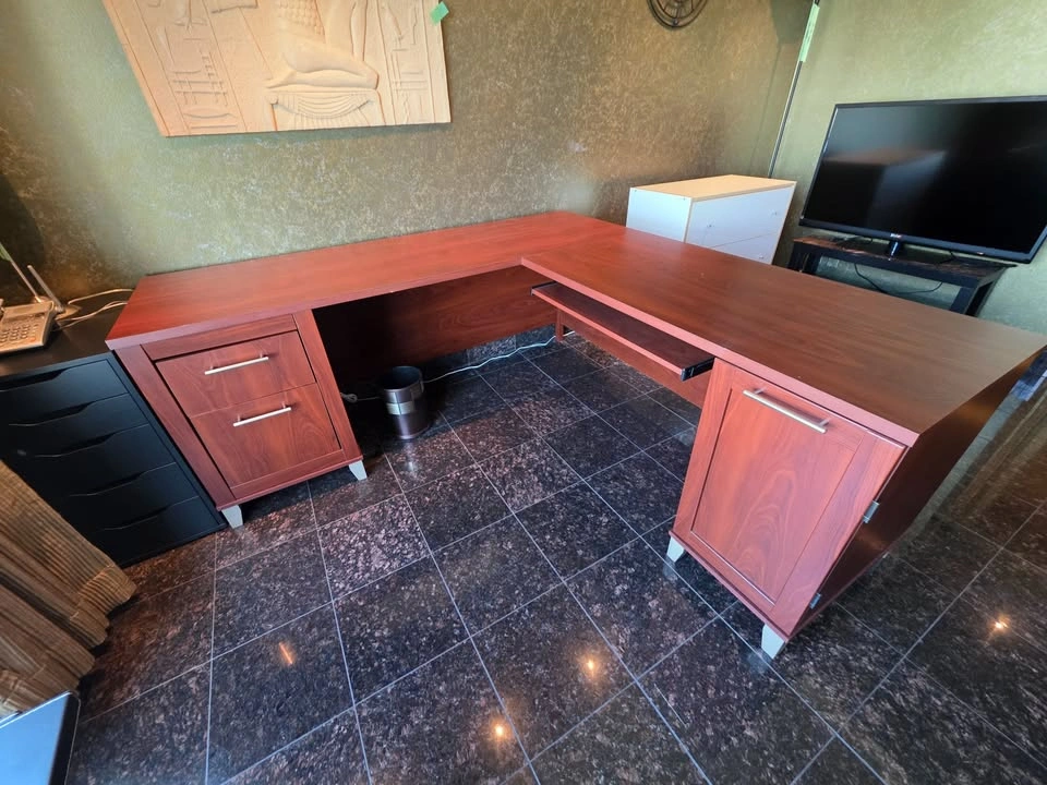 L-Shaped Executive Desk (Cherry Wood) + Storage - photo 5
