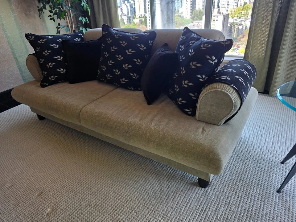 🔥 Contemporary 3-Seater Sofa (Olive & Beige) – Rolled Arms | Per - photo 3