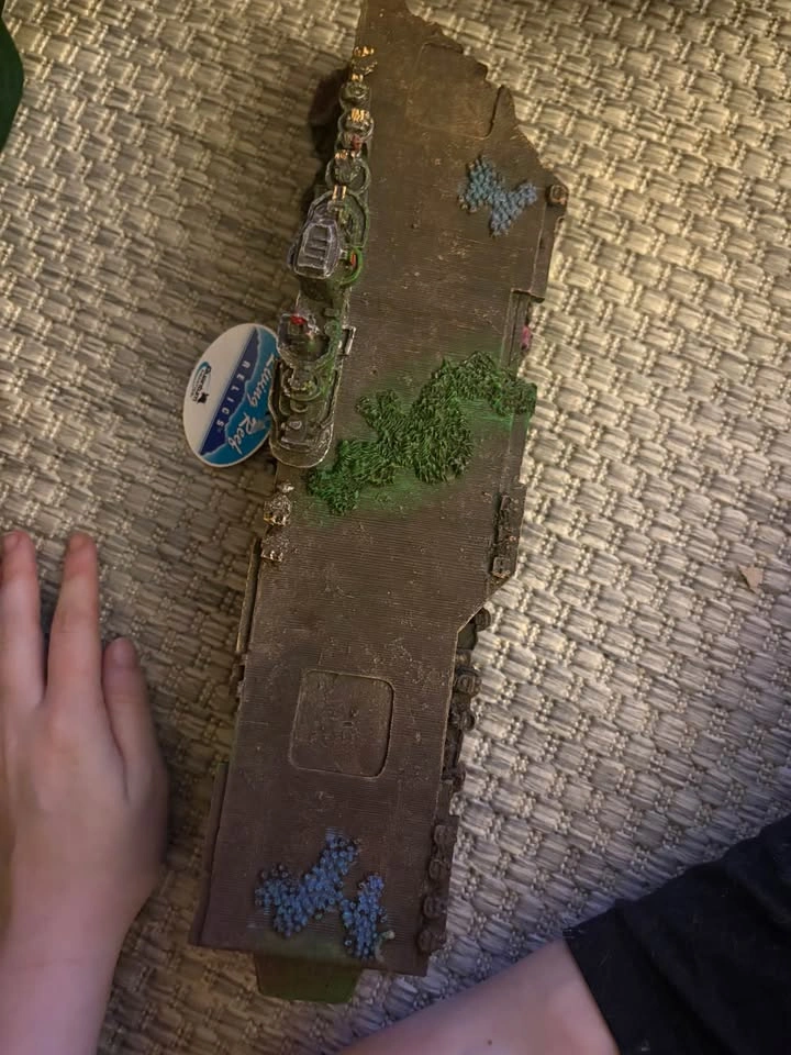 Reef tank sunken carrier and submarine figures - photo 2