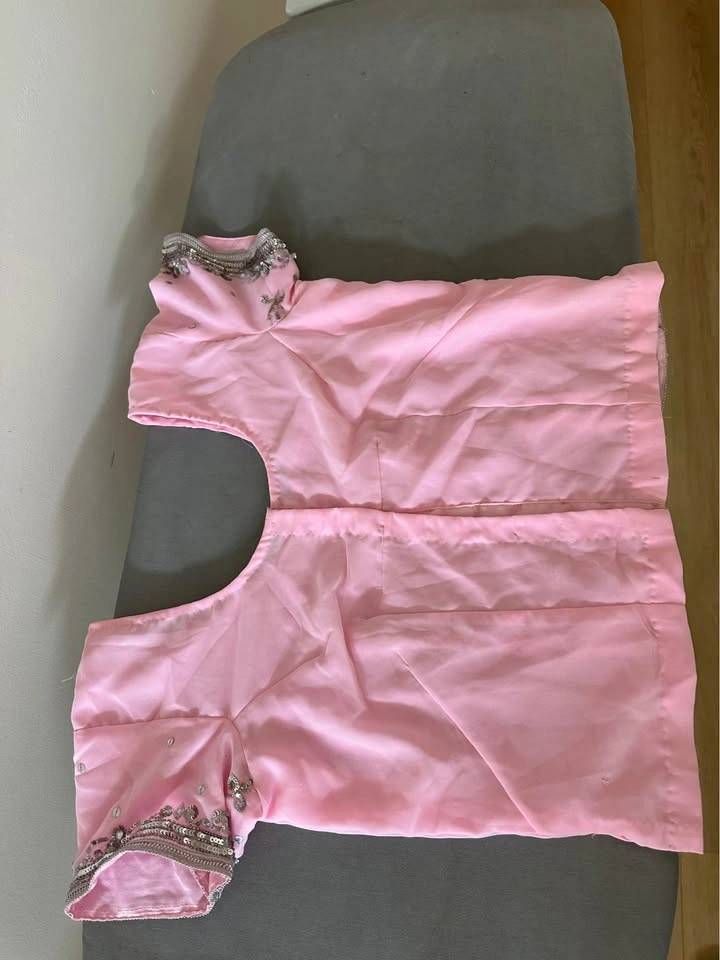 Ready-to-Wear Pink Sari with Embroidered Blouse – Party/Wedding - photo 3