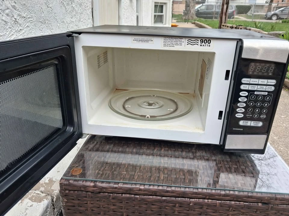 Microwave - photo 3