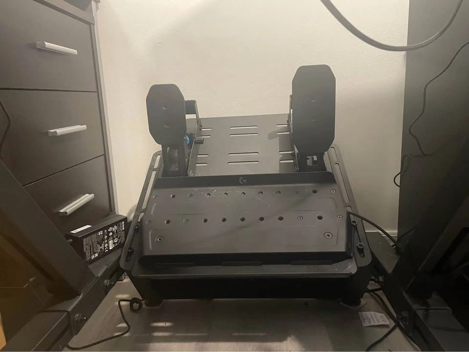 Logitech RS50 and RS Pedals - photo 2
