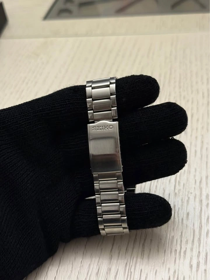 Vintage Seiko 5 Automatic Men’s Watch – Black Dial (7009) - photo 3