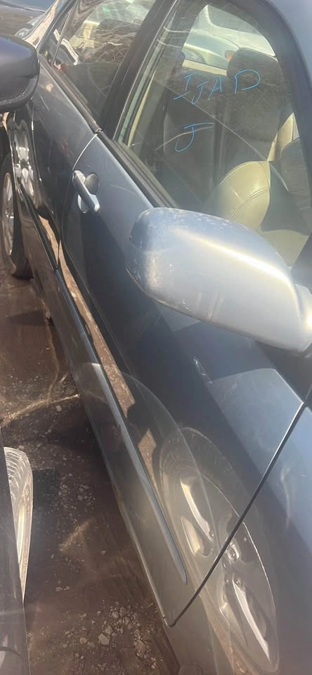 2003-2007 Toyota Corolla Parts - Gray Sedan - photo 2