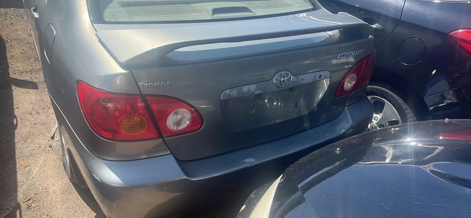 2003-2007 Toyota Corolla Parts - Gray Sedan - photo 4