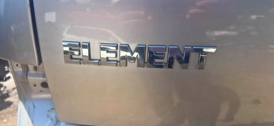 2010 Honda Element for Parts