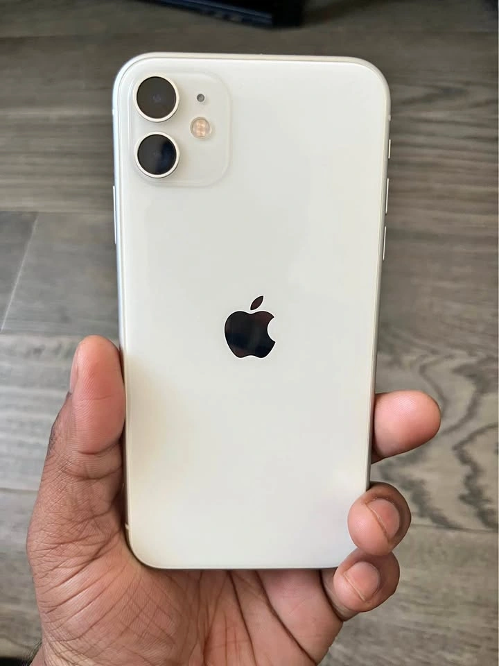 iPhone 11 White 64GB - Good Condition