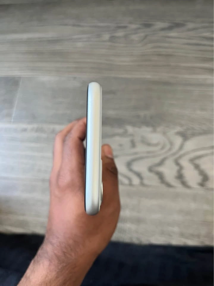 iPhone 11 White 64GB - Good Condition - photo 5