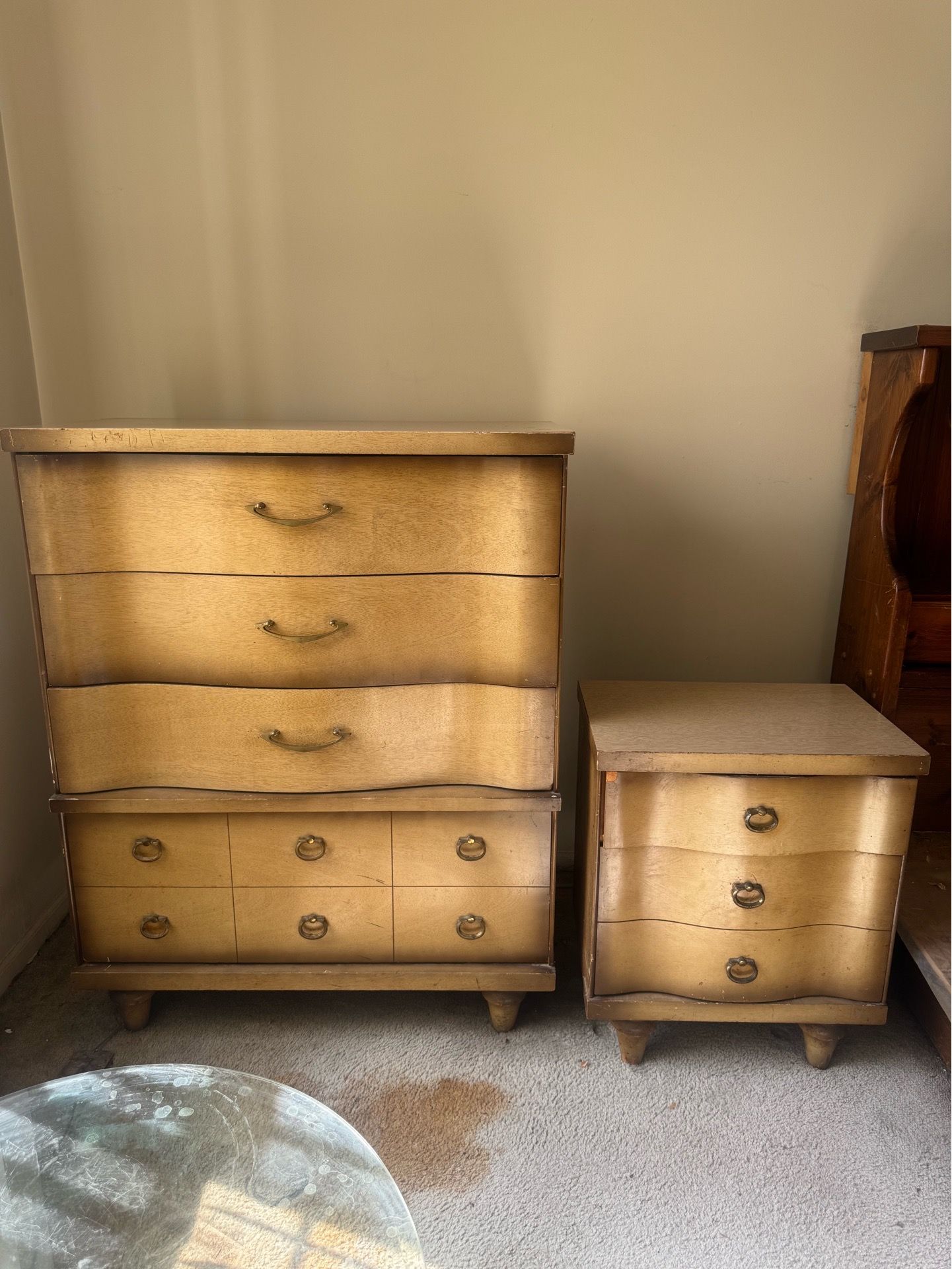 Bedroom dresser and nightstand set