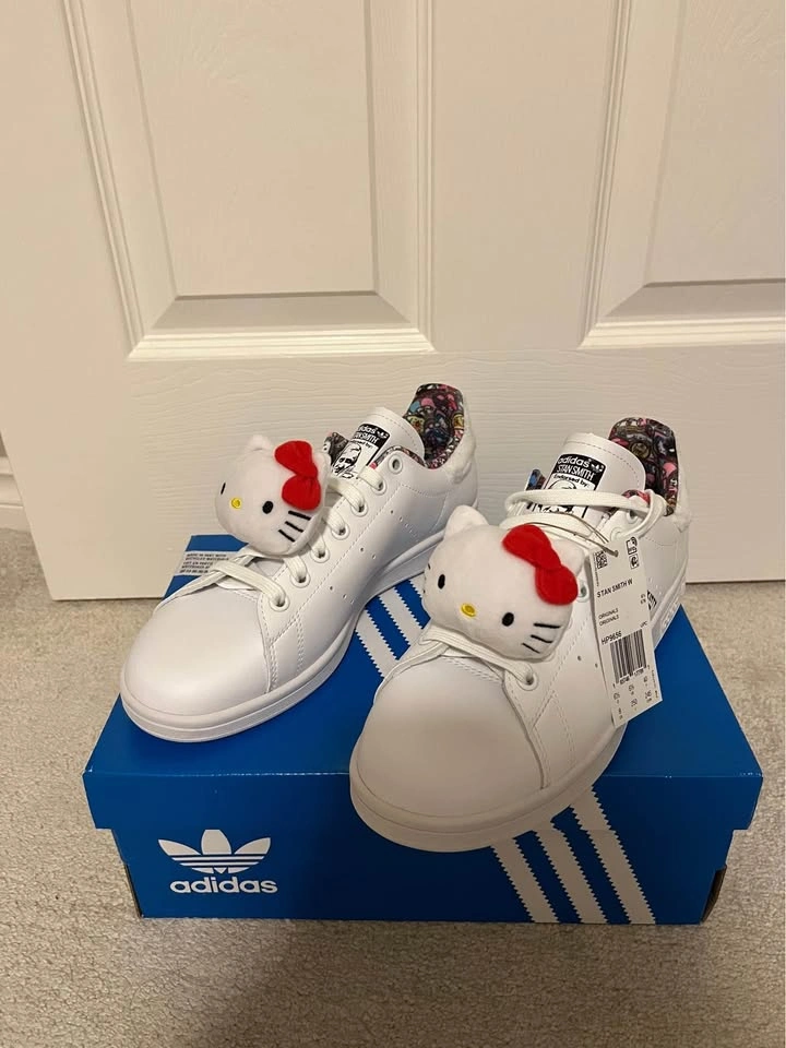 Adidas Stan Smith X Hello Kitty Sneakers