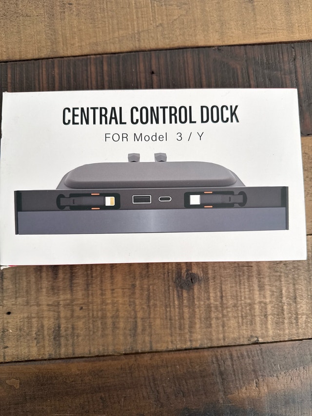Tesla USB C Hub for Model 3/Y