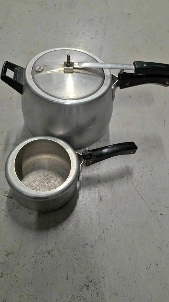 Hawkins Pressure Cookers (6.5L, 1.5L)