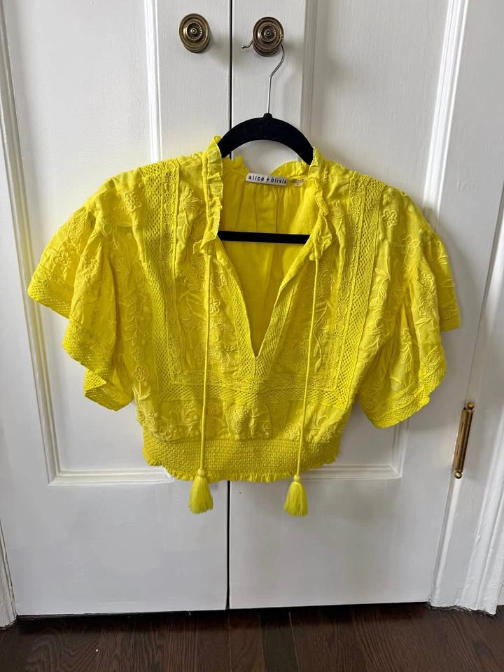 Alice + Olivia Yellow Embroidered Crop Top – Size XS/S