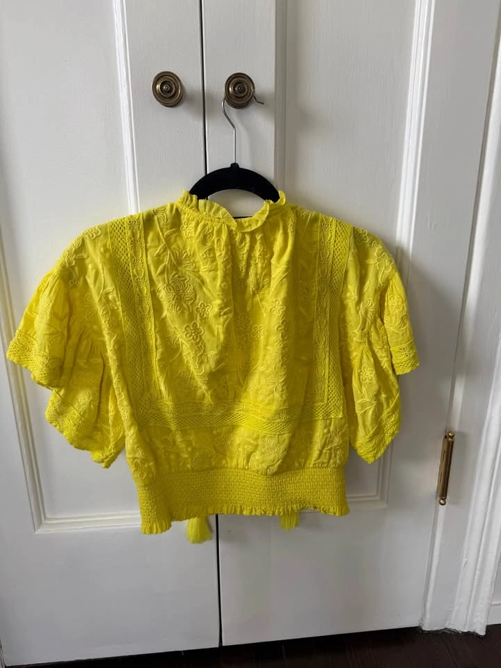 Alice + Olivia Yellow Embroidered Crop Top – Size XS/S - photo 2