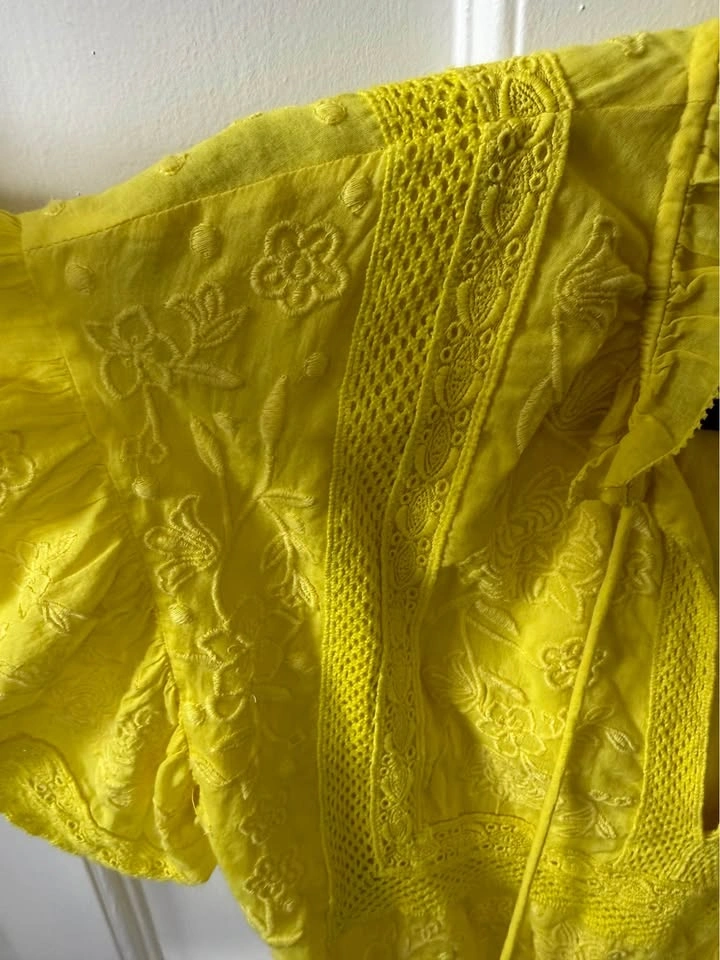 Alice + Olivia Yellow Embroidered Crop Top – Size XS/S - photo 3