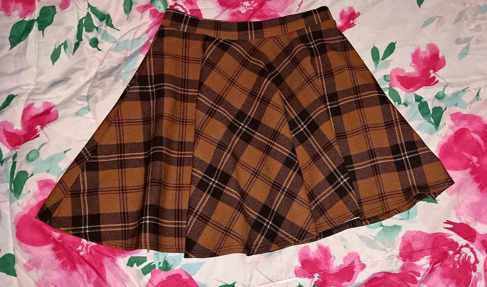 MadRag Size Small Brown Plaid Skirt $5