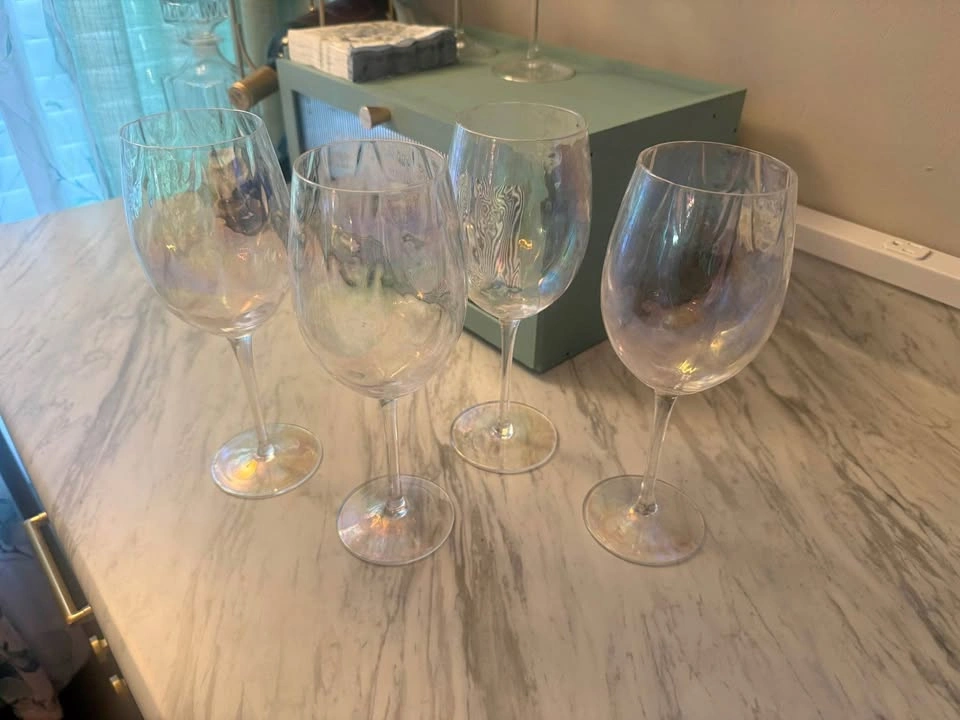 Iridescent Wine Glasses - Set of 4