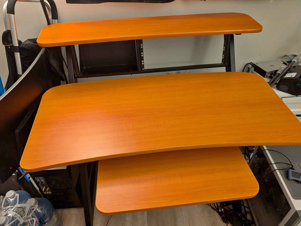 Yorkville Deluxe Studio Workstation (Small model)